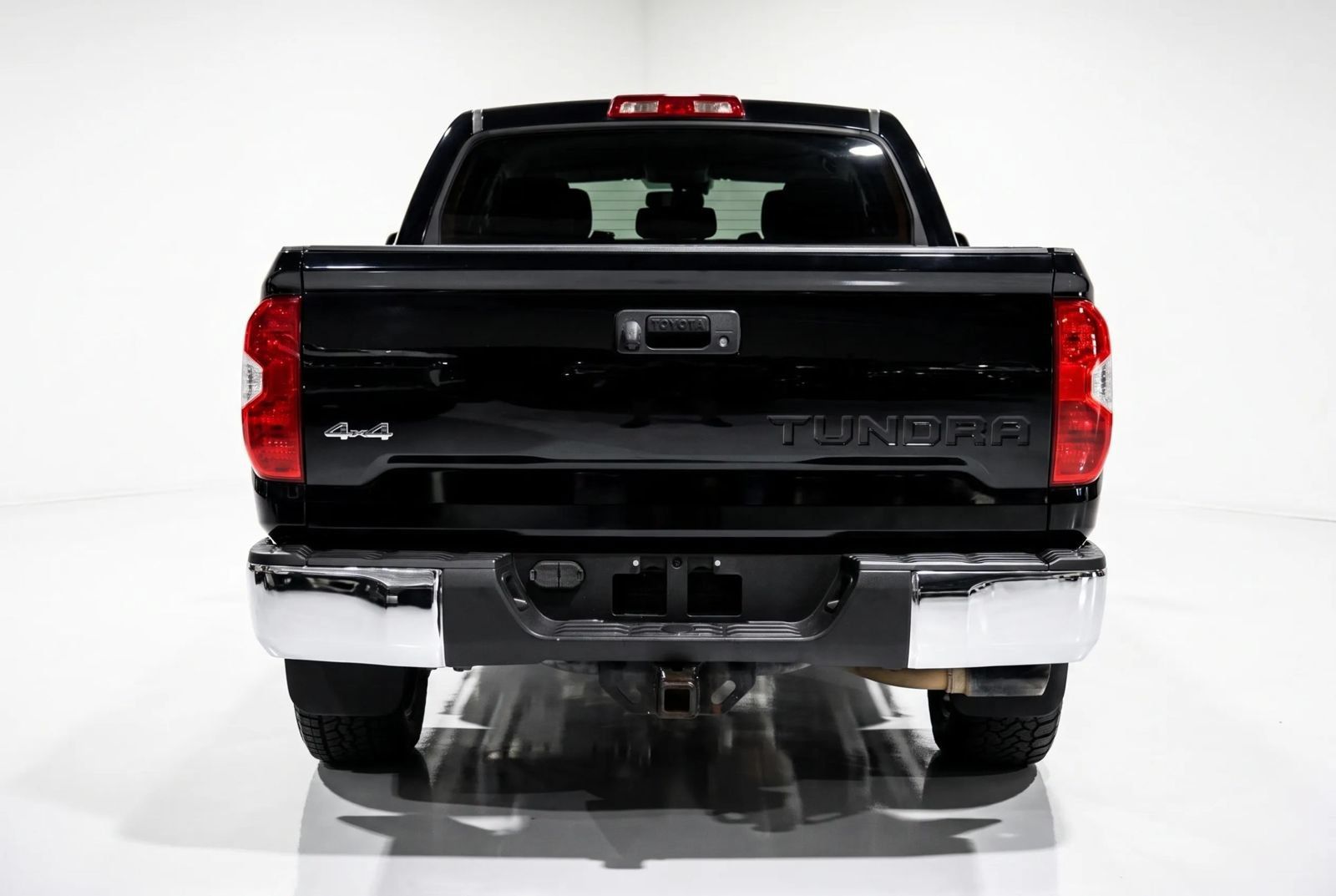 Used 2019 Toyota Tundra SR5 w/ SR5 Upgrade Package AWD/4WD image 5