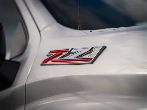 Used 2021 Chevrolet Silverado 1500 LT Trail Boss w/ Convenience Package II image 11