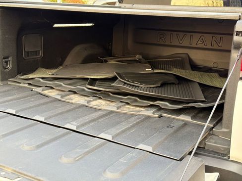 Used 2022 Rivian R1T Adventure image 9