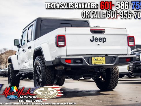 Used 2022 Jeep Gladiator Sport image 5