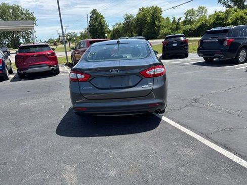 Used 2015 Ford Fusion SE FWD image 6