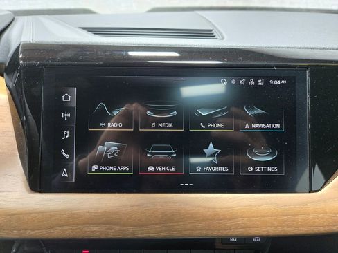 Used 2022 Audi e-tron GT Premium Plus image 24