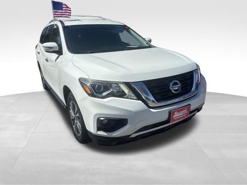 Used 2017 Nissan Pathfinder SV image 5