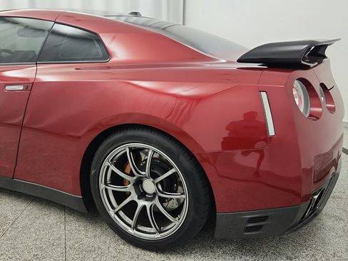 Used 2015 Nissan GT-R Premium AWD/4WD image 18