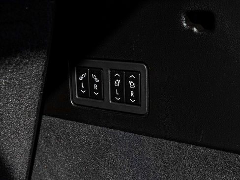 Used 2023 Cadillac XT6 Sport image 39