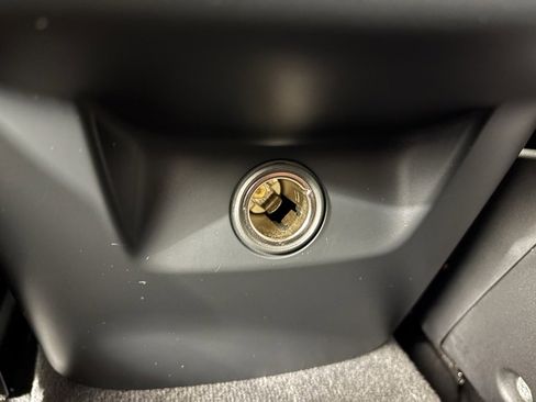 Used 2018 Volvo XC60 T6 Momentum w/ Vision Package image 34