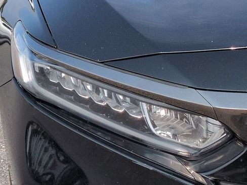 Used 2018 Honda Accord Sport image 10