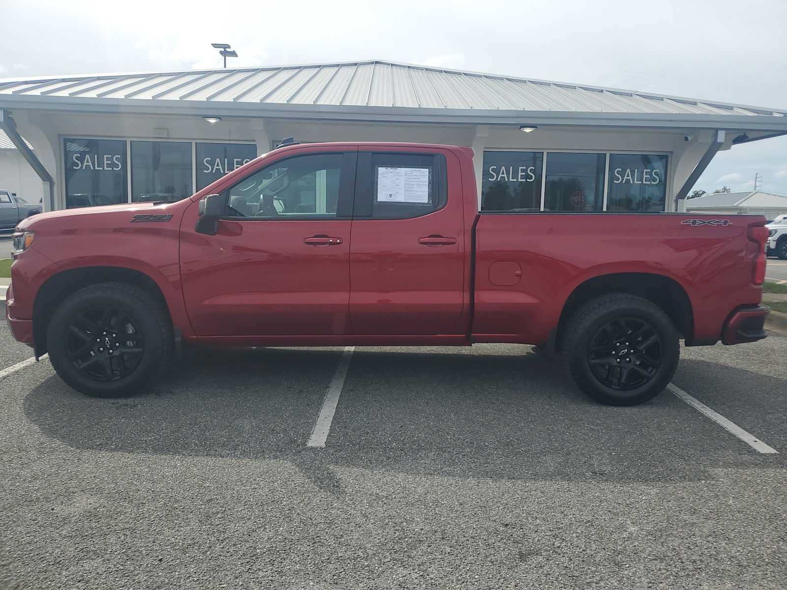 Used 2025 Chevrolet Silverado 1500 RST w/ Dark Appearance Package AWD/4WD image 2