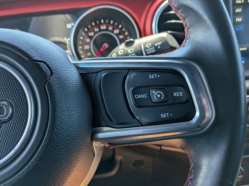 Used 2018 Jeep Wrangler Unlimited Rubicon AWD/4WD image 13