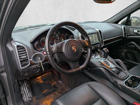 Used 2012 Porsche Cayenne image 10