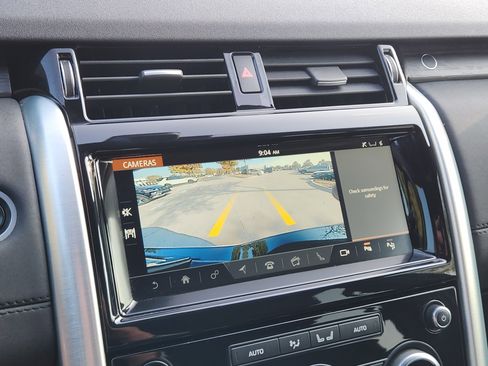 Used 2019 Land Rover Discovery HSE image 19