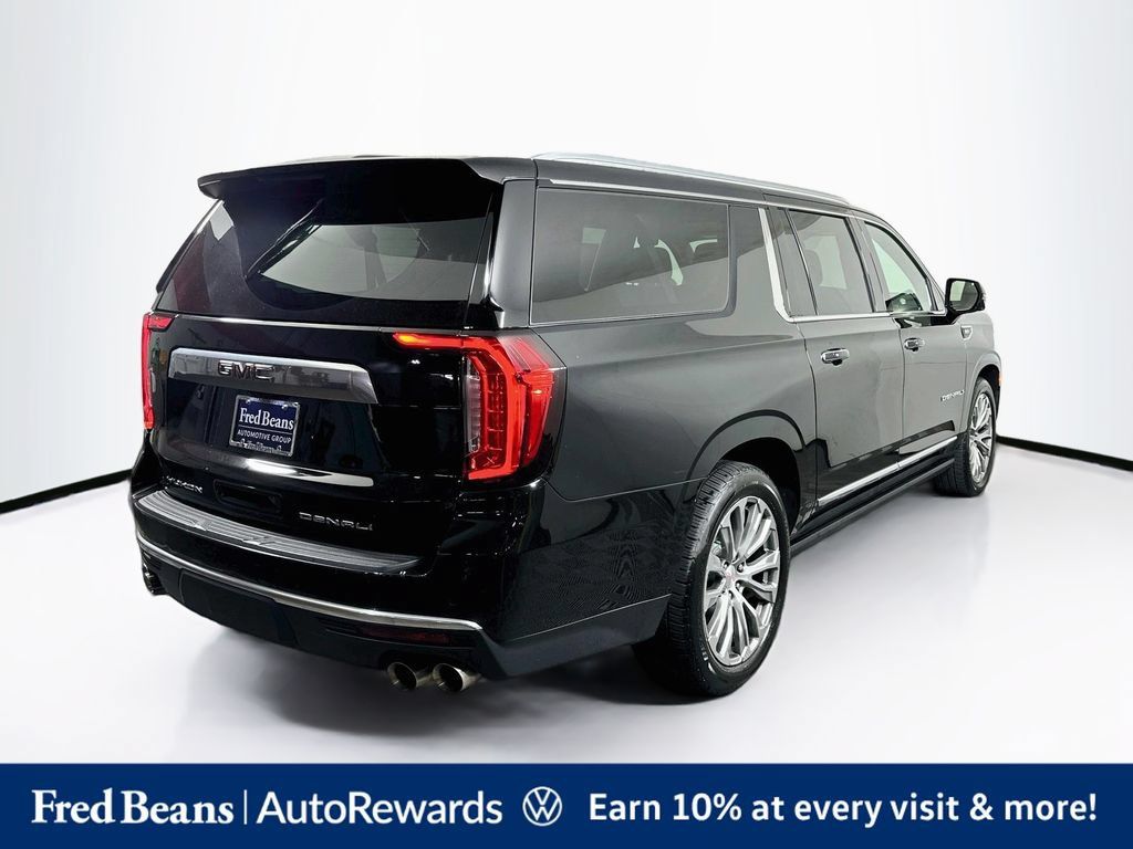 Used 2022 GMC Yukon XL Denali w/ Advanced Technology Package AWD/4WD image 9