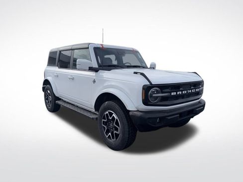 Used 2024 Ford Bronco Outer Banks image 2