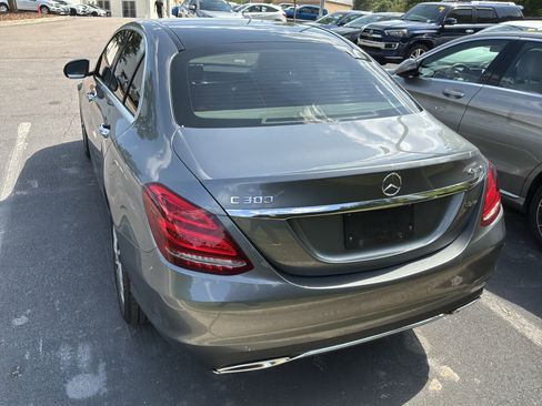 Used 2017 Mercedes-Benz C 300 4MATIC Sedan image 9