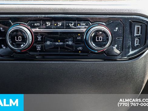 Used 2025 Chevrolet Silverado 1500 LT RWD image 39