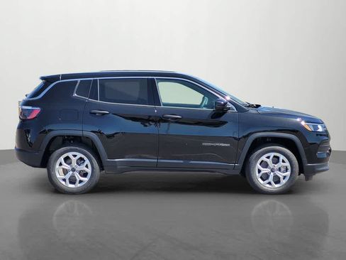Used 2025 Jeep Compass Sport AWD/4WD image 3