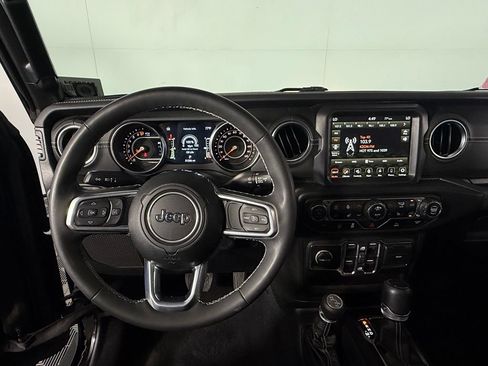 Used 2023 Jeep Gladiator Overland w/ Popular Equipment Package AWD/4WD image 14