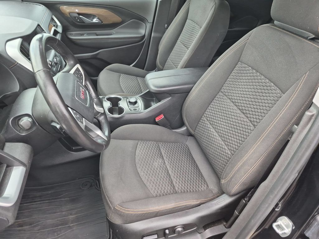 Used 2020 GMC Terrain SLE w/ Driver Convenience Package FWD image 17