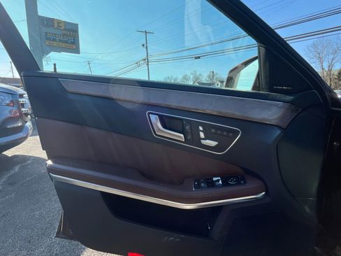 Used 2014 Mercedes-Benz E 350 4MATIC Wagon image 20