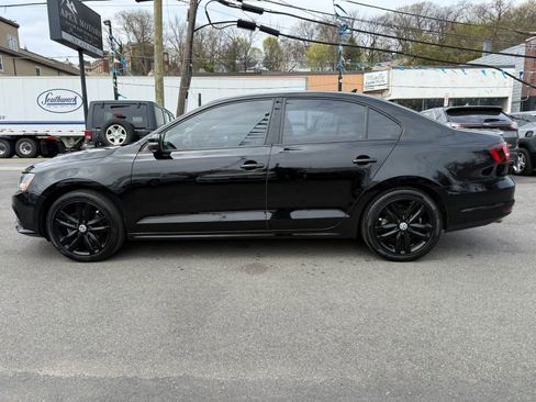 Used 2018 Volkswagen Jetta Sport image 3