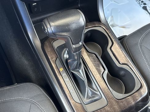 Used 2017 GMC Canyon SLE w/ SLE Convenience Package image 14