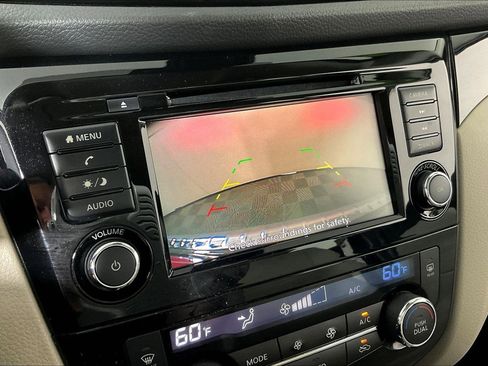 Used 2021 Nissan Rogue Sport SV AWD/4WD image 14