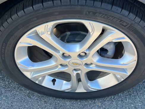 Used 2019 Chevrolet Bolt LT image 18