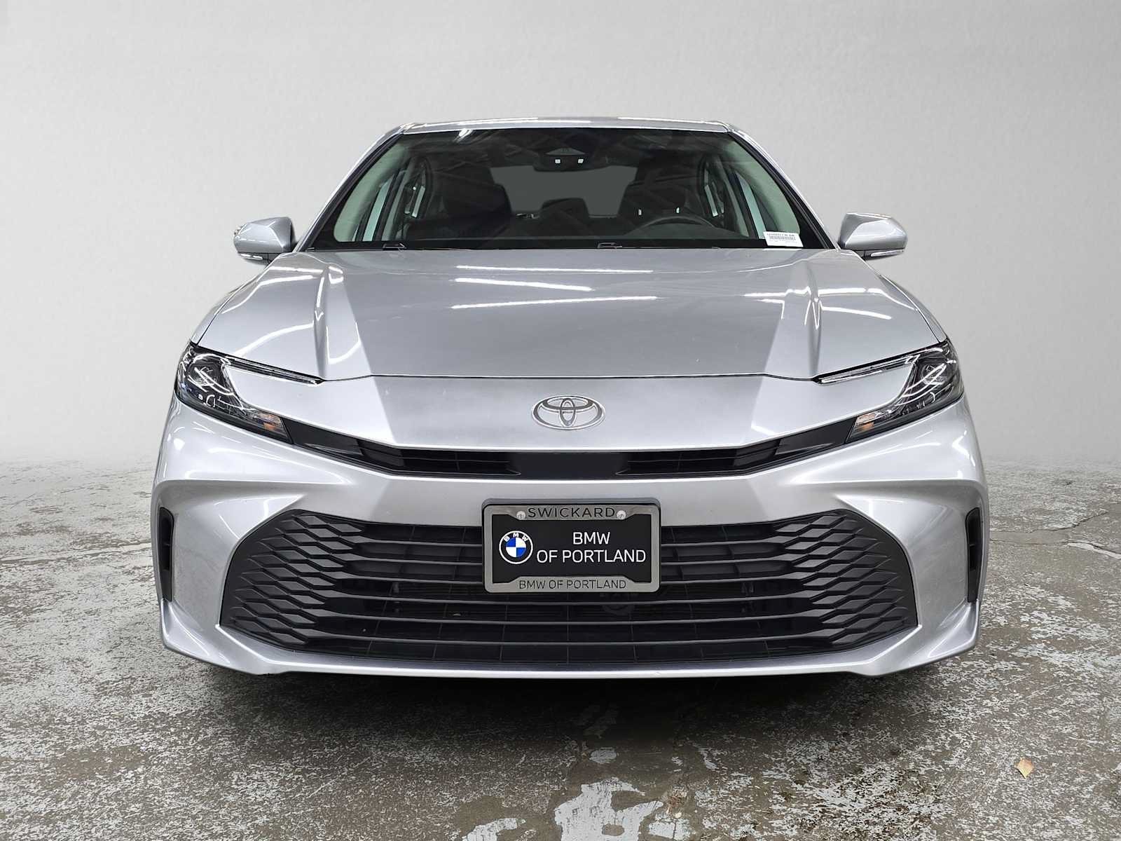 Used 2025 Toyota Camry LE FWD image 8