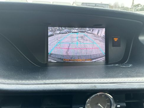 Used 2013 Lexus ES 300h w/ Luxury Pkg image 21