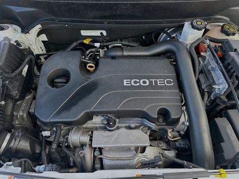 Used 2020 Chevrolet Equinox LS image 33