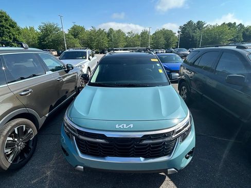 Certified 2025 Kia Seltos S AWD/4WD image 3