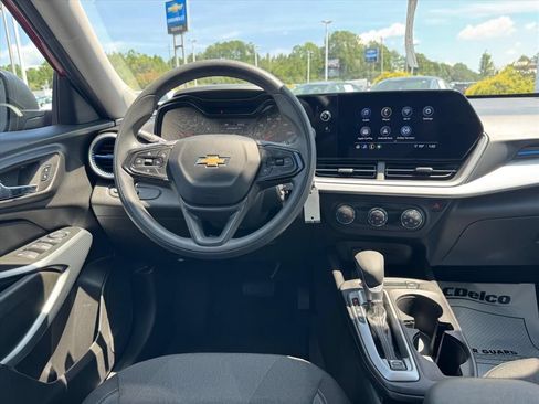 Used 2026 Chevrolet Trax LS FWD image 12