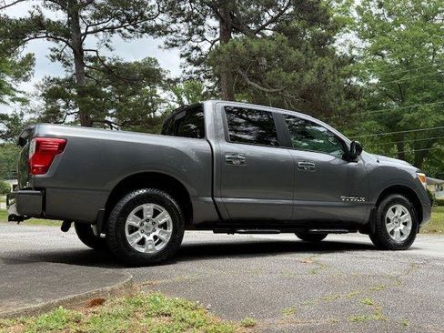 Used 2021 Nissan Titan SV w/ SV Convenience Package RWD image 29
