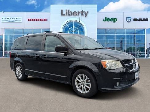 Used 2019 Dodge Grand Caravan SXT FWD image 1