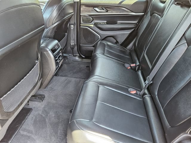 Used 2022 Jeep Grand Cherokee Limited AWD/4WD image 31