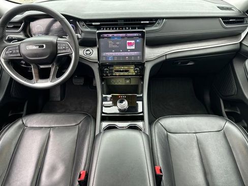 Used 2023 Jeep Grand Cherokee L Limited image 23