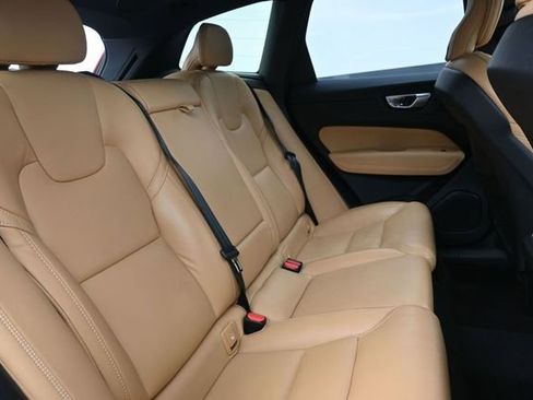 Used 2024 Volvo XC60 B5 Ultimate AWD/4WD image 35