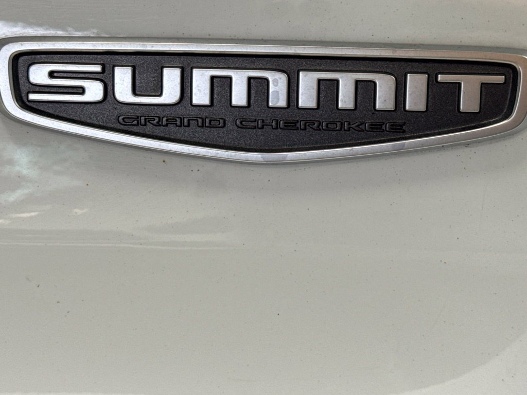 Used 2023 Jeep Grand Cherokee Summit w/ Advanced Protech Group IV AWD/4WD image 37