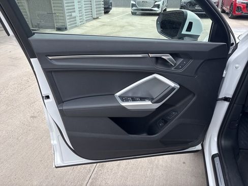 Certified 2025 Audi Q3 2.0T Premium w/ Convenience Package image 10