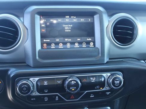 Used 2022 Jeep Wrangler Unlimited Sport AWD/4WD image 14