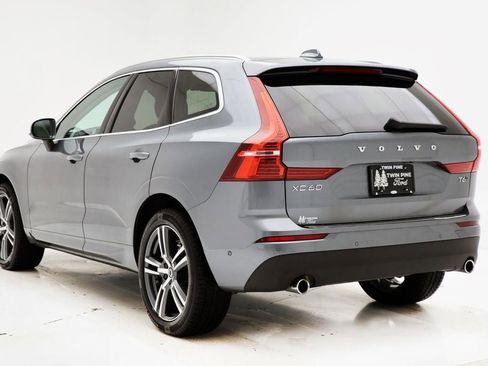 Used 2018 Volvo XC60 T6 Momentum w/ Vision Package image 6