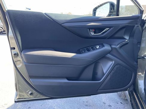 Used 2025 Subaru Outback Premium w/ Popular Package #1A image 5