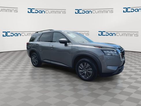 Used 2023 Nissan Pathfinder SV w/ Cargo Package AWD/4WD image 2