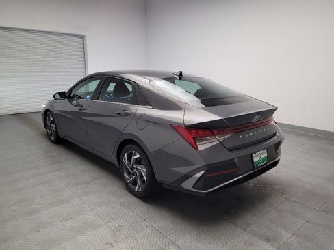 Used 2025 Hyundai Elantra SEL FWD image 5