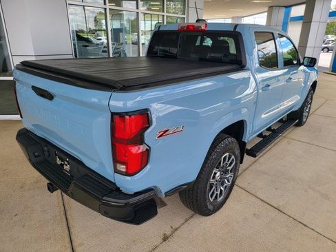 Used 2025 Chevrolet Colorado Z71 w/ Technology Package AWD/4WD image 16