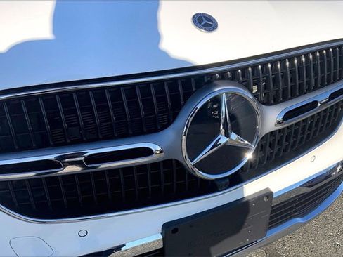 Used 2025 Mercedes-Benz GLC 350e 4MATIC image 27