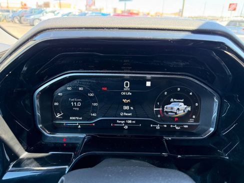 Used 2022 GMC Sierra 1500 SLT w/ SLT Convenience Package AWD/4WD image 19