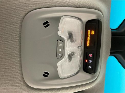 Used 2022 Chevrolet Bolt LT FWD image 34