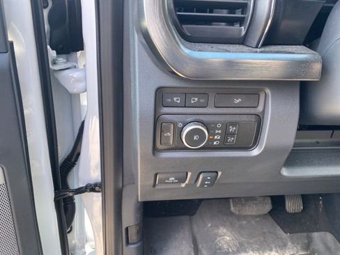 Used 2024 Ford F250 Lariat w/ Sport Appearance Package AWD/4WD image 19