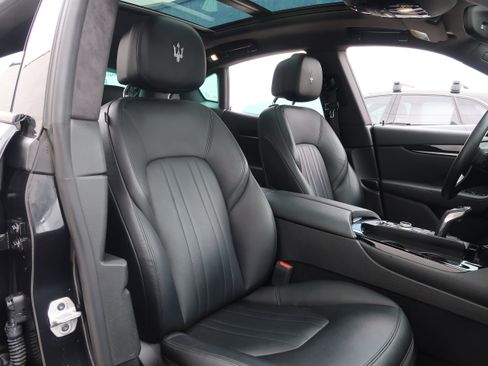 Used 2022 Maserati Levante GT AWD/4WD image 13